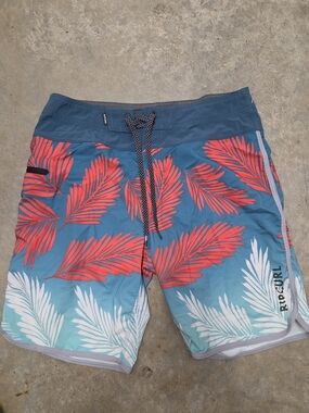 Rip Curl Mirage Men's Palm Leaf Board Shorts Waist 33